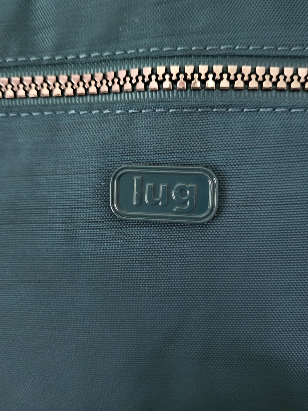 lug Infinity Shimmy Teal Shoulder/Crossbody Bag - Picture 3 of 16